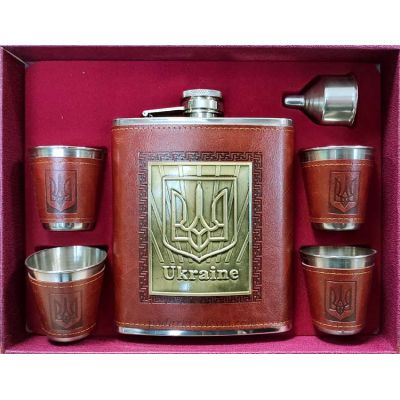Подарочный набор (фляга 500 мл + рюмки и лейка) Украина Подарочный набор (фляга 500 мл + рюмки и лейка) Украина