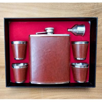 Подарочный набор (фляга 500 мл + рюмки и лейка) коричневый