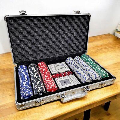Покерный набор на 300 фишек в чемодане, с номиналом